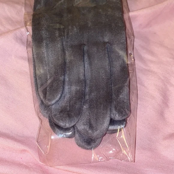 SHEIN embroidered suede gloves - Picture 6 of 9
